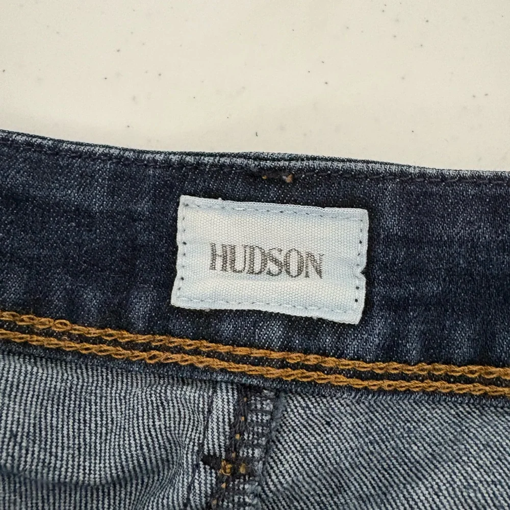 HUDSON Collin Flap Pocket Skinny Jean Size 32 Distressed EUC 612‎